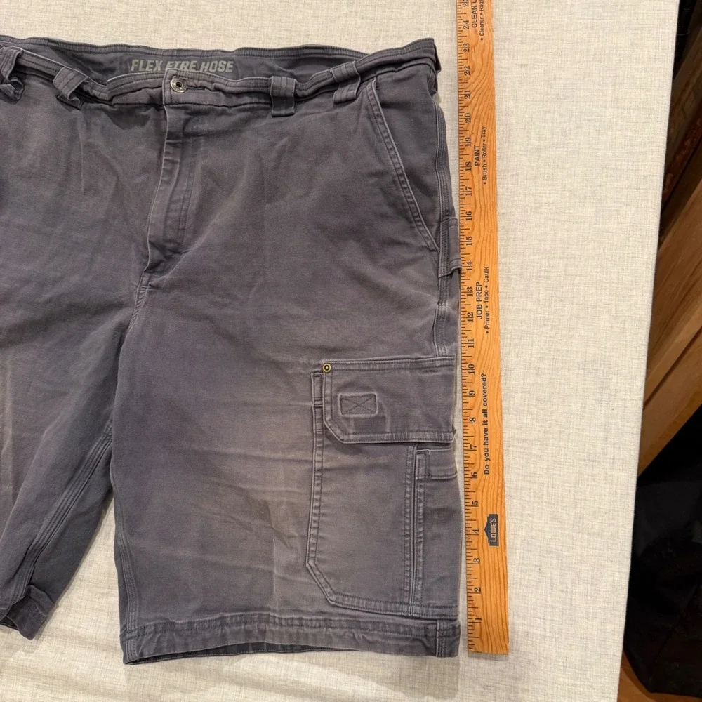 Duluth Trading Co Flex Fire Hose Cargo Shorts Mens 46 Gray Workwear Cotton